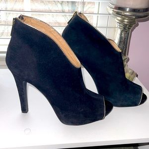 Jessica Simpson Suede Peep toe